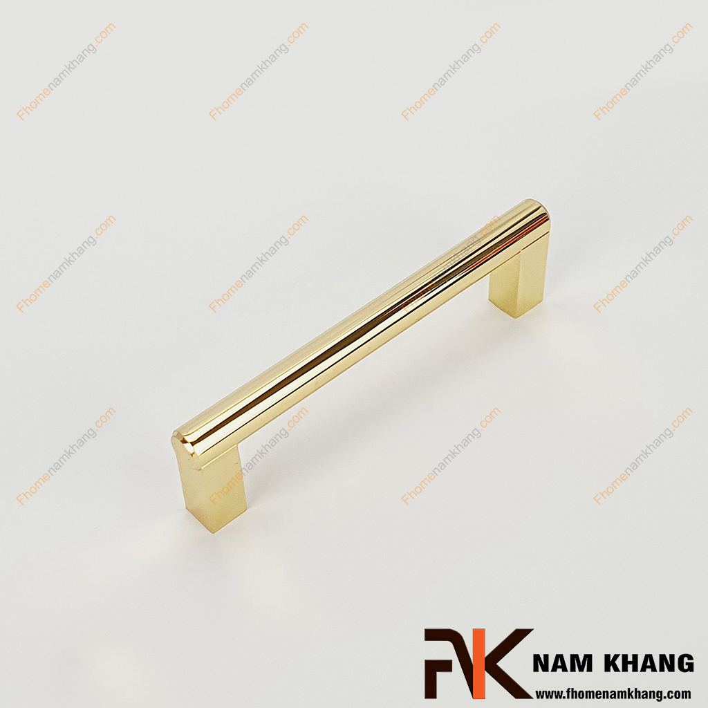 Tay nắm tủ dạng thanh màu vàng có làm tủ sang hơn không?